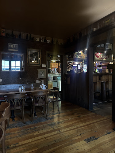 17 Mile House Pub - Sooke