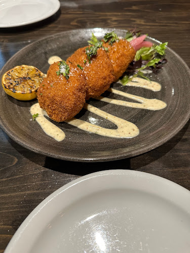 160 Bay St, Ottawa, ON K1R 7X8