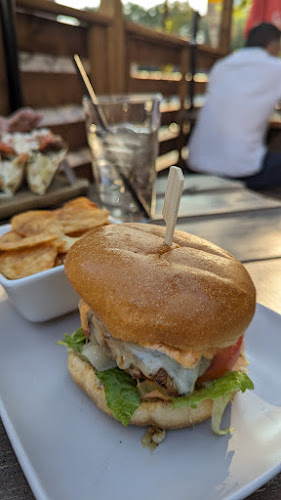 St. James Corner Restaurant & Irish Pub - Calgary