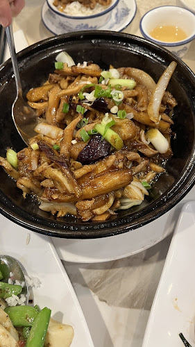 U & Me (Centre St. SW) - Calgary