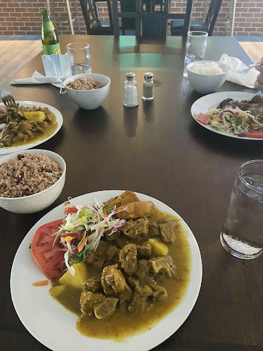 Comentarii opinii despre Diva's Delite Caribbean and Canadian Cuisine