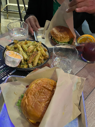 955 Granville St, Vancouver, BC V6Z 1L3