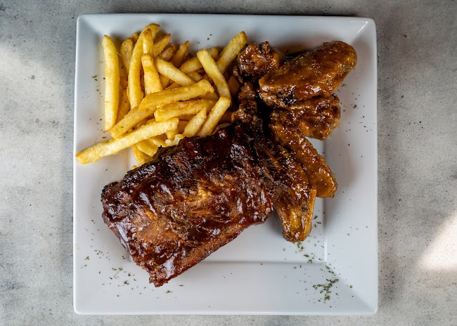 Comentarii opinii despre Anchor Point Fusion Bar & Grill