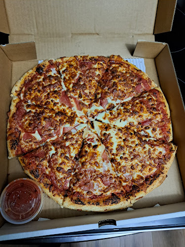 Papa Dave's Pizza - Hospitality and gastronomy