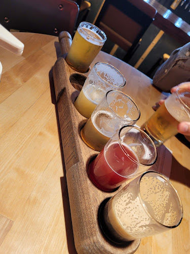 Comentarii opinii despre CRAFT Beer Market English Bay