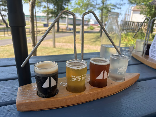 Comentarii opinii despre Evermoore: Island Dining & Brewing