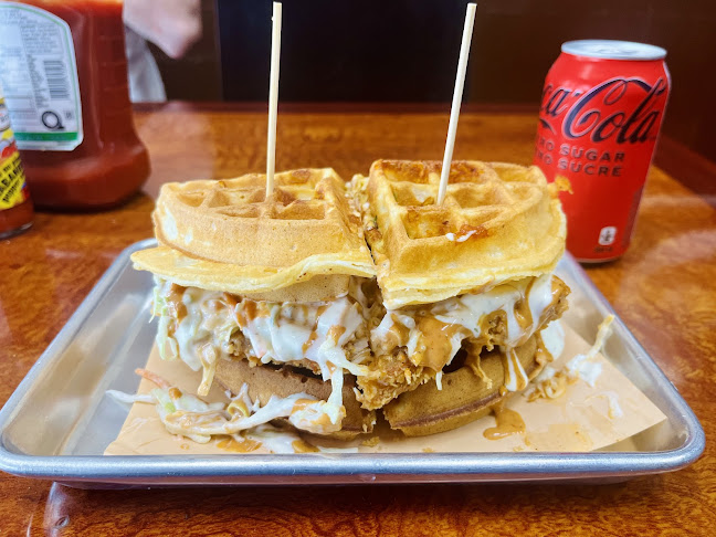 Opinii despre Broast Chicken and Waffles în Mississauga - Hospitality and gastronomy