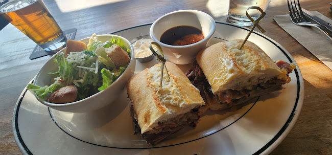 Browns Socialhouse Fort St. John - Hospitality and gastronomy