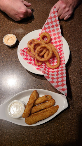 Comentarii opinii despre Fox & Hound Neighbourhood Pub