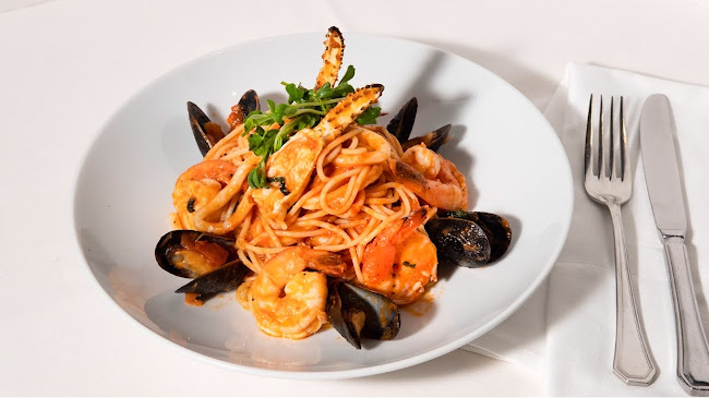 350 Burnhamthorpe Rd W, Mississauga, ON L5B 0N1