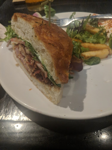 Comentarii opinii despre The Cheshire Cat Pub