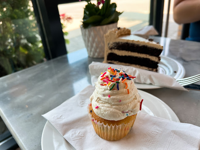 4907 MacKenzie St, Vancouver, BC V6N 1G8