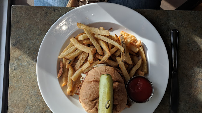 Comentarii opinii despre Kingfishers Waterfront Bar & Grill