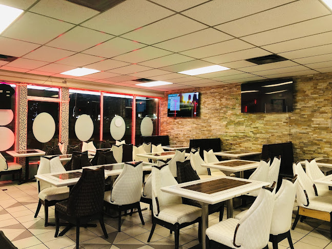 Queen's Pizza - Edmonton