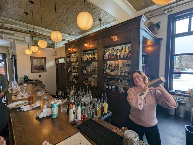 164 Langside St, Winnipeg, MB R3C 1Z4