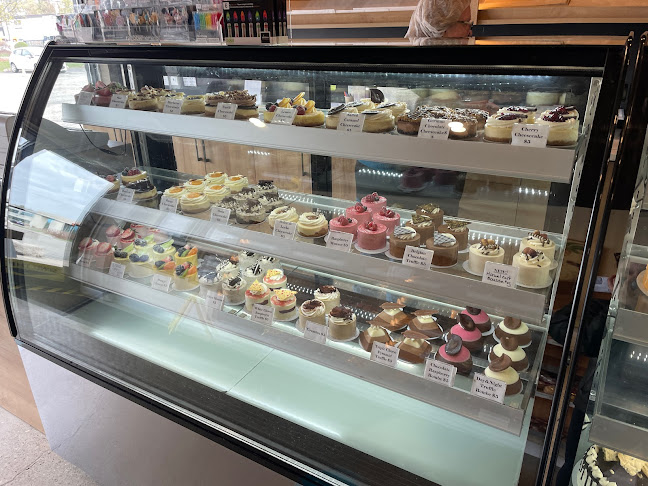 Opinii despre La Patisserie Fine Cakes & Pastries Inc. în Kitchener - Hospitality and gastronomy