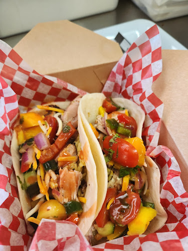 Comentarii opinii despre EBONY Bites Food Truck & Catering