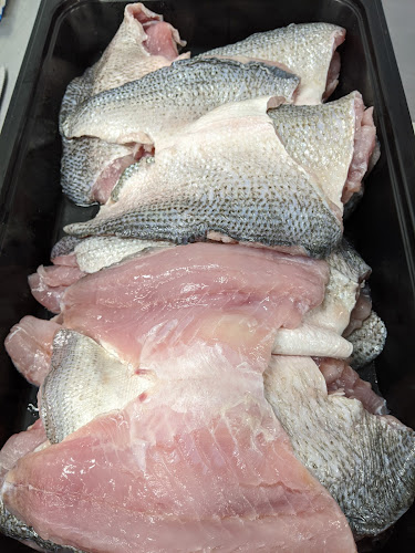 Comentarii opinii despre Effing Seafoods on Riel Dr.