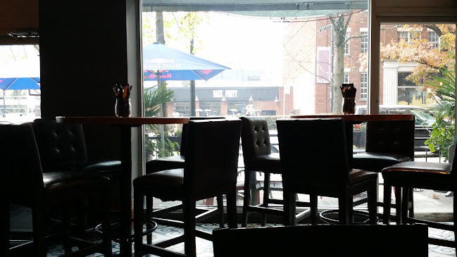 District Bar Restaurant Vancouver - Hospitality and gastronomy