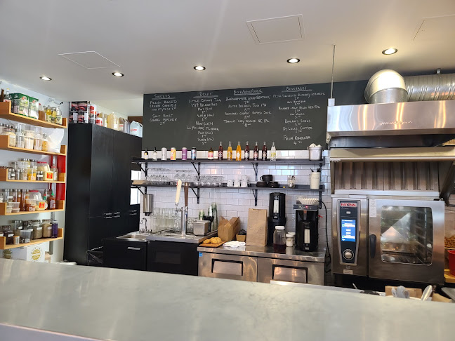 100 King St Unit D, Winnipeg, MB R3B 0P6