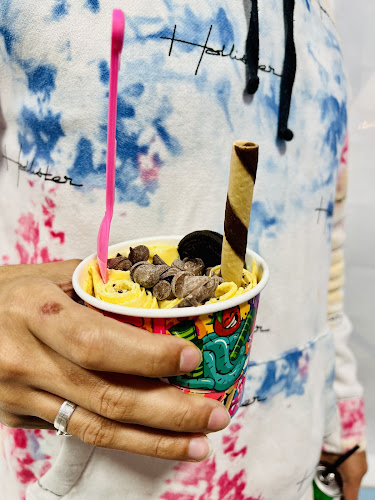 Comentarii opinii despre Rollz ice cream (North Park Drive, Brampton)