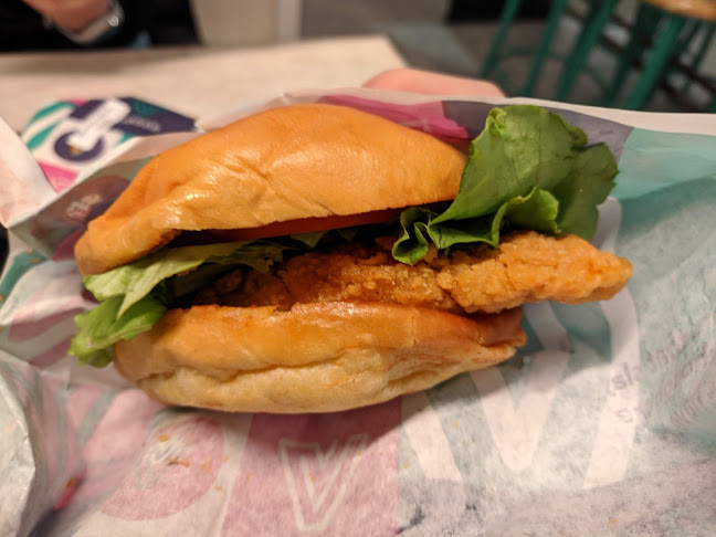 Comentarii opinii despre V Burger - 17 Ave - Ice Cream and Burger