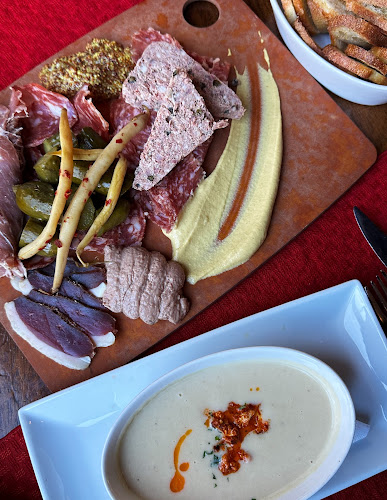 Opinii despre Peasant Cookery în Winnipeg - Hospitality and gastronomy