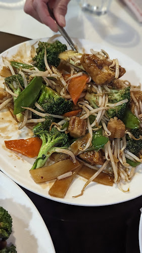 3301 50 Ave, Red Deer, AB T4N 3Y2