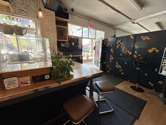 Comentarii opinii despre Loophole Coffee Bar