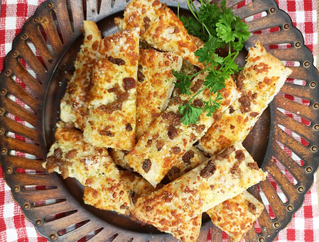 89 Bolton St, Bobcaygeon, ON K0M 1A0