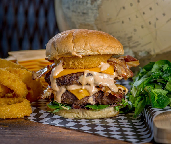 Opinii despre The Happy Greek (featuring World Burger) în Ottawa - Hospitality and gastronomy