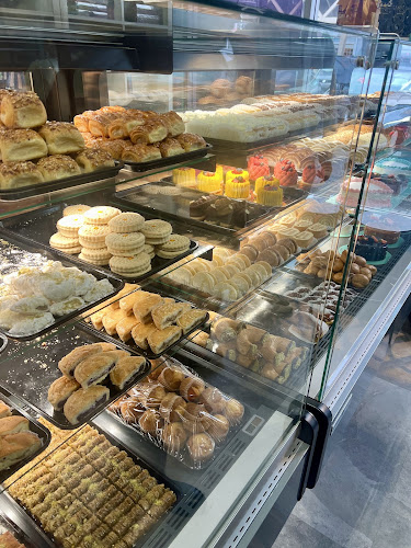 Minoo Cafe bakery - Coquitlam