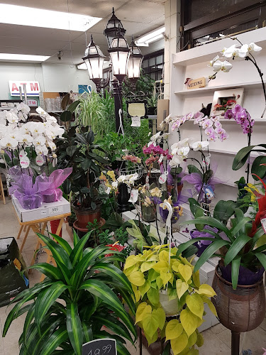 Opinii despre Maillardville Market 152 în Coquitlam - Hospitality and gastronomy