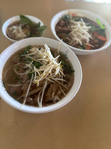 Comentarii opinii despre Delicious Pho Restaurant 10725 98 St NW (China Town)