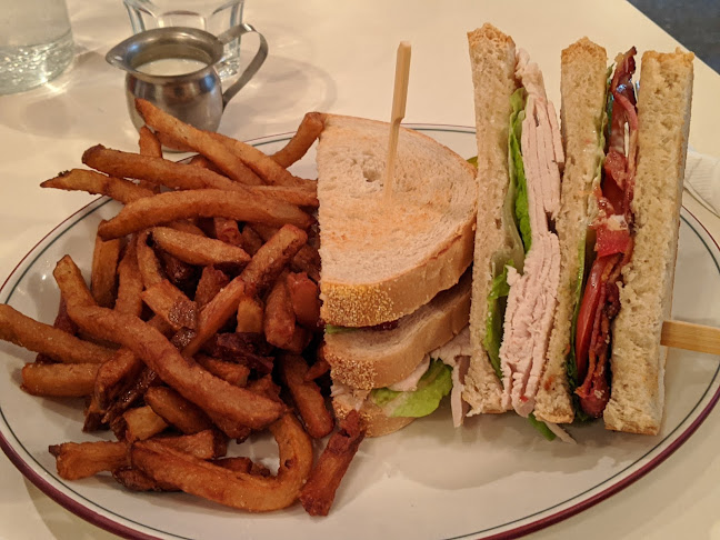 1426 Queen St W, Toronto, ON M6K 1M1