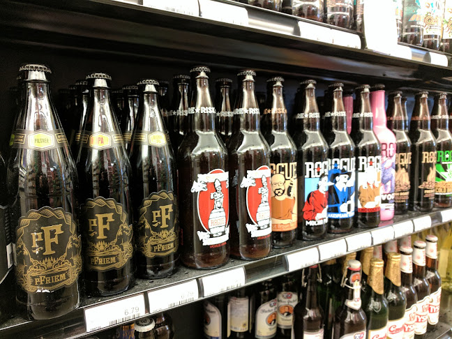 1609 Fort St, Victoria, BC V8R 1H8