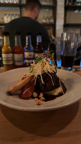 3491 Portage Rd, Niagara Falls, ON L2J 2K5