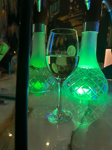 Living Room Hookah Lounge - Hospitality and gastronomy