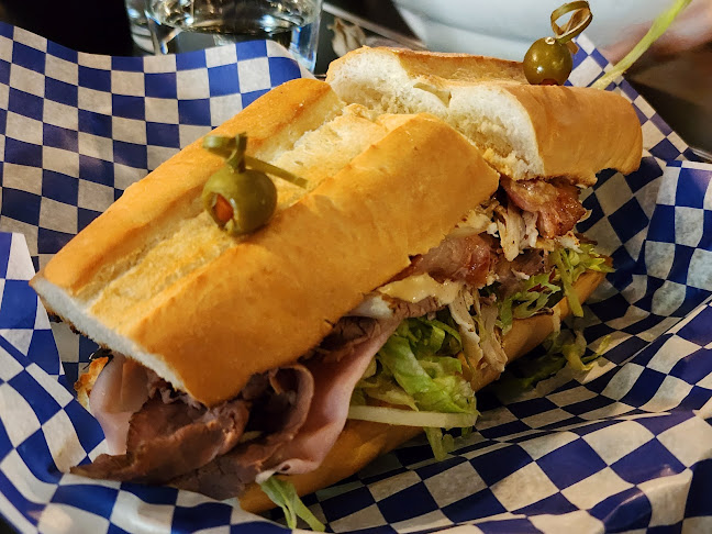 Comentarii opinii despre Alumni Sandwiches