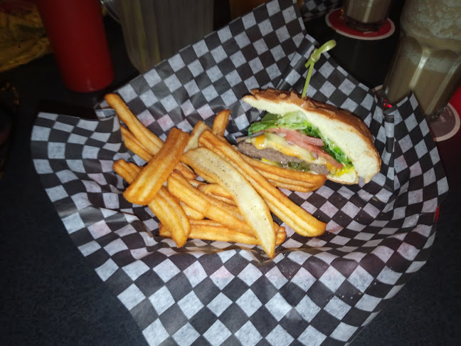 DayzOff Pub - Medicine Hat