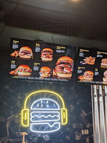 2025 Upper Middle Rd, Burlington, ON L7P 4K1