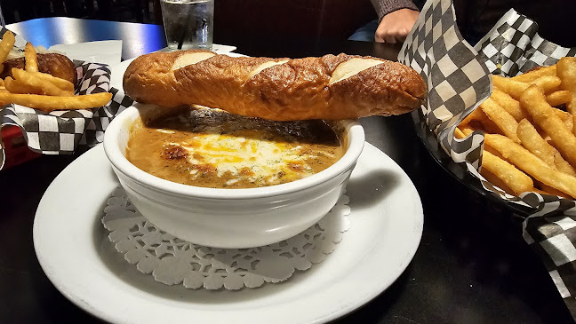 1271 Victoria St N, Kitchener, ON N2B 3E1