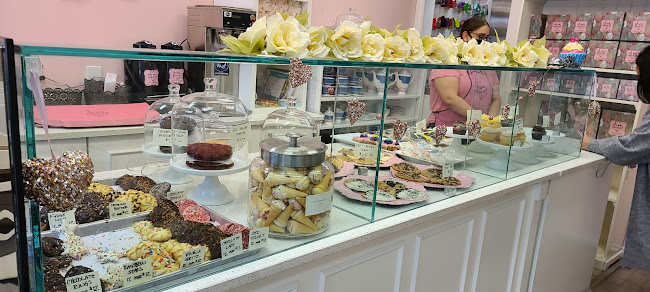 Opinii despre Oh So Sweet Sugar Boutique în Surrey - Hospitality and gastronomy