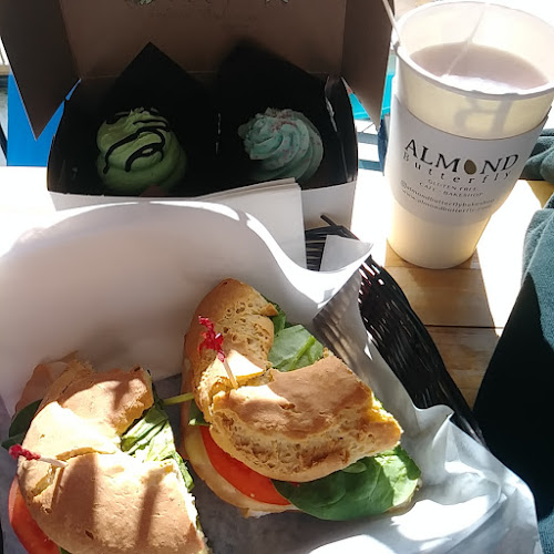 100 Harbord St, Toronto, ON M5S 1G6