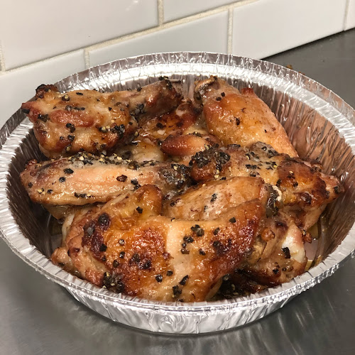 2571 Cadboro Bay Rd, Victoria, BC V8R 5J1