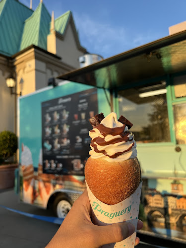 Praguery Ice Cream truck & Catering