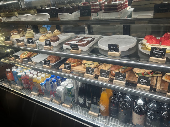 Comentarii opinii despre Fior Di Latte Cafe, Bakery & Gelato