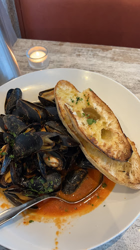 Comentarii opinii despre Perla Oyster Bar & Grill