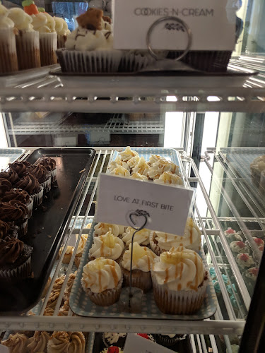 Tracycakes Bakery Cafe - Hospitality and gastronomy