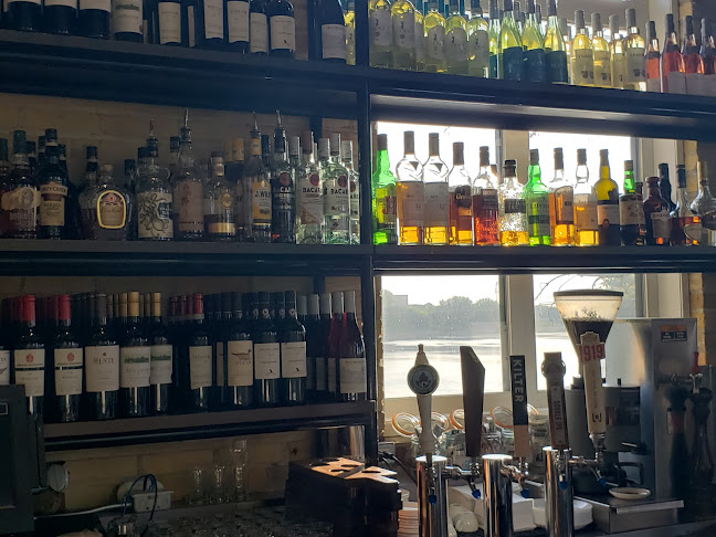 Cibo Waterfront Cafe - Hospitality and gastronomy